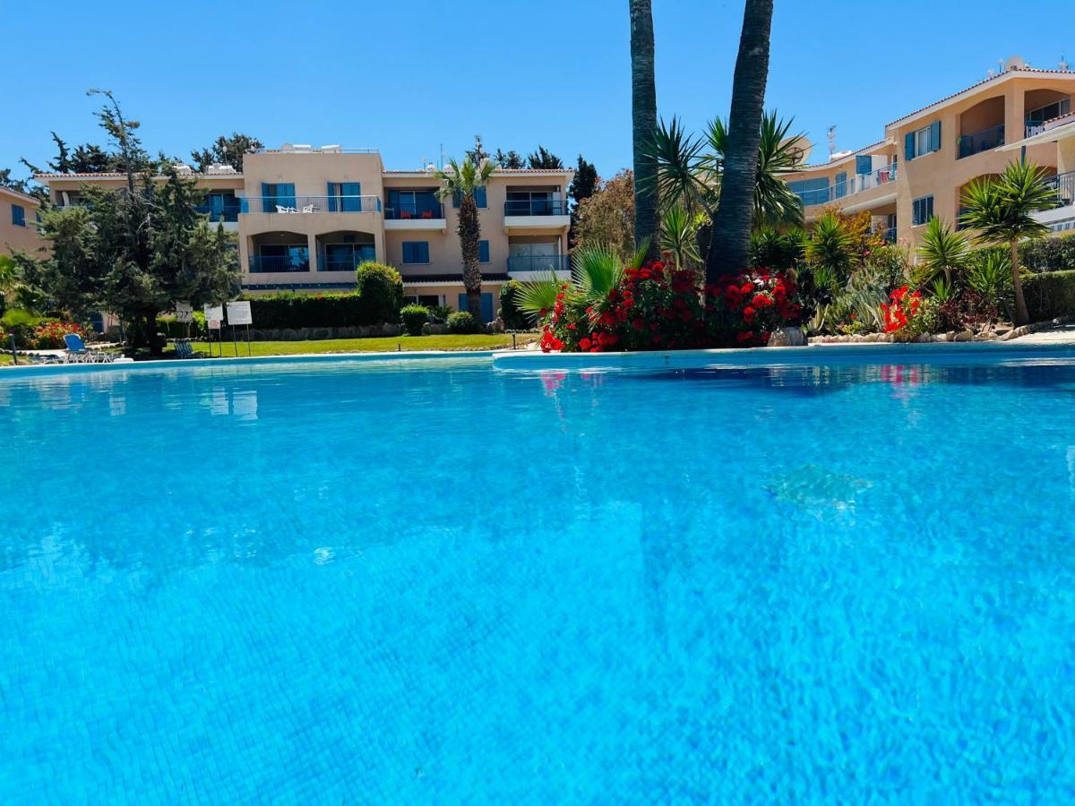 Golden Palms Paradise Garden Paphos Eksteriør billede